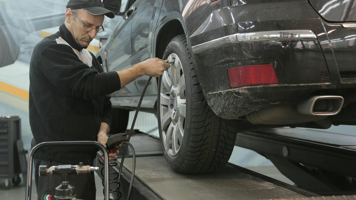Driving Tips: How to Avoid Common Car Breakdowns in the Fall and Winter